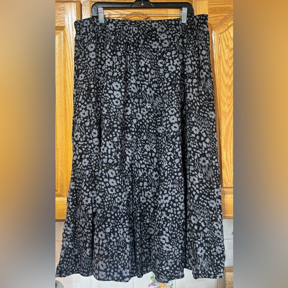 White Stag Floral Black and Gray Women's Rayon Long Skirt Plus Size 2X 18W/20W